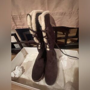 ❌SOLD❌Michael Kors  Brown Beaverton Lace Up boots-- size 9.